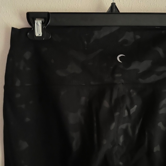 Zyia Active Black Battleship Camo Luxe Leggings Size 6-8 - Picture 4 of 8